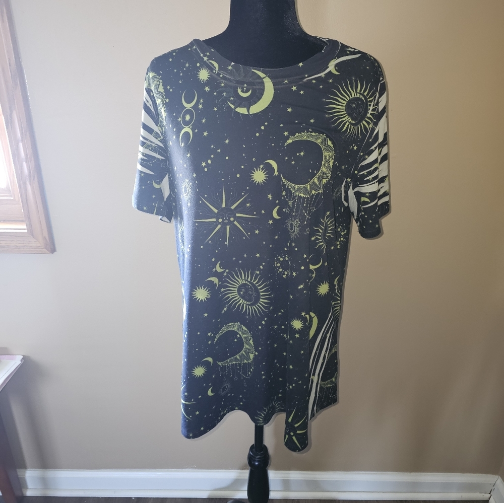 Sz 1XL ulta soft celestial Blumin tee - Picture 1 of 1